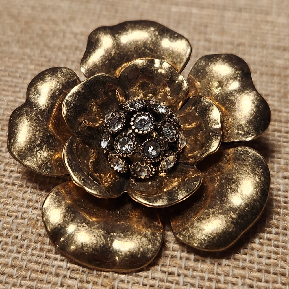 Chloe + Isabel Gold Flower Brooch